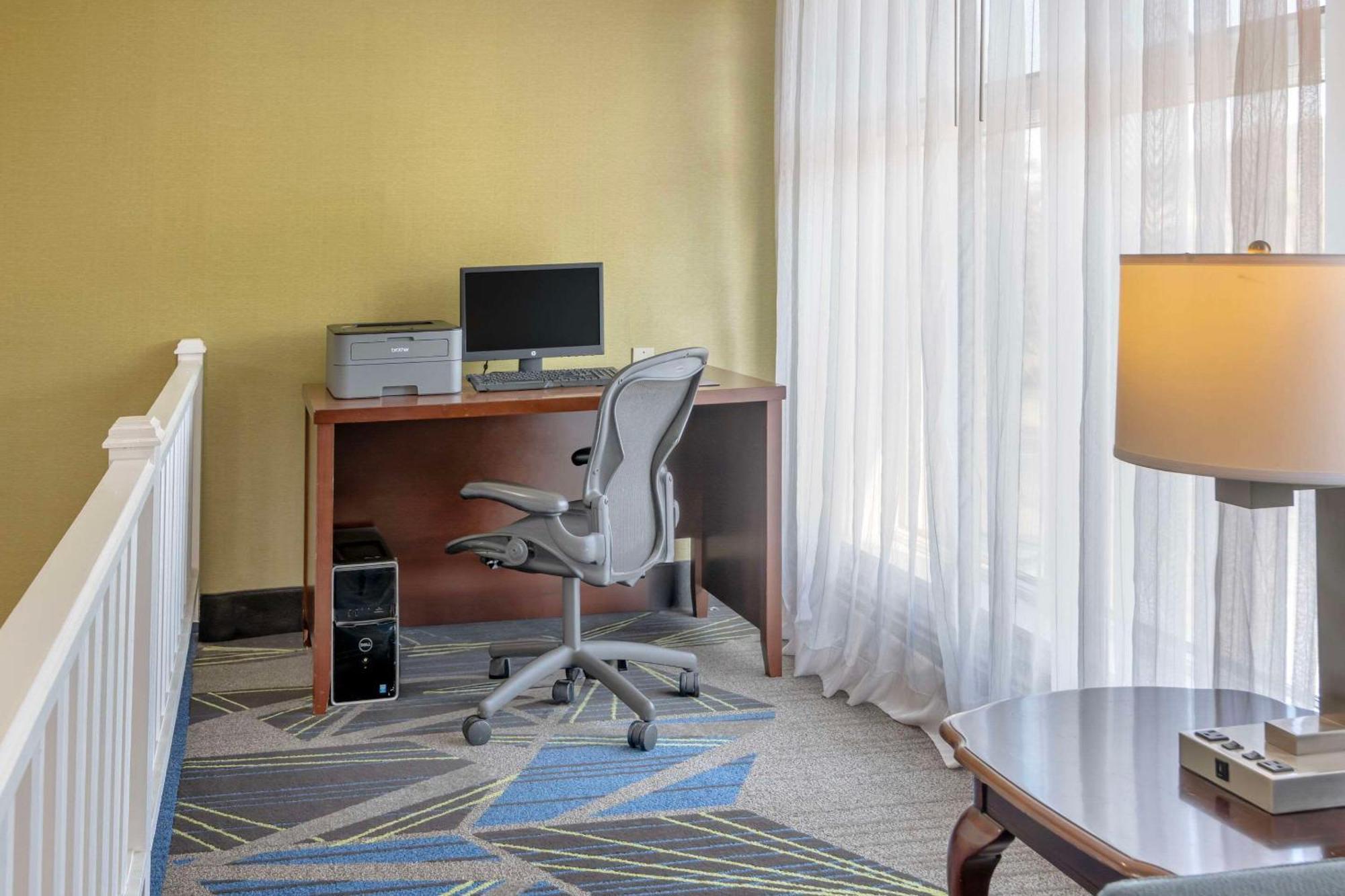 Quality Inn Ліван Екстер'єр фото