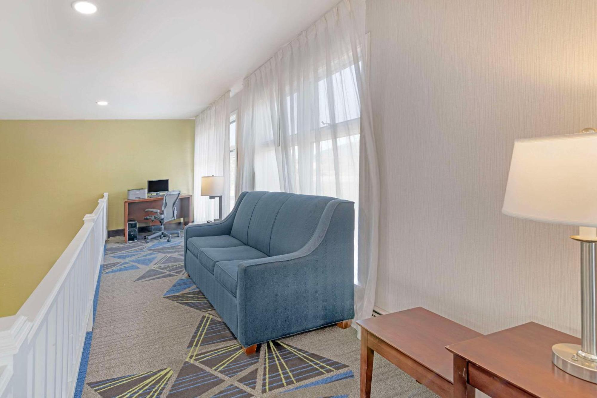 Quality Inn Ліван Екстер'єр фото